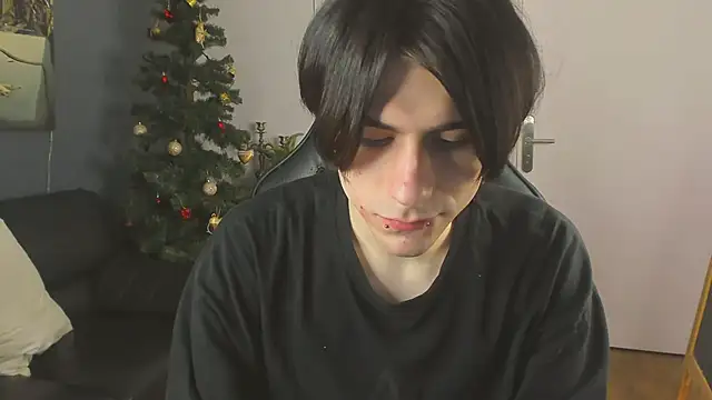 Ellis Rin online show from December 2, 2025, 9:43 pm