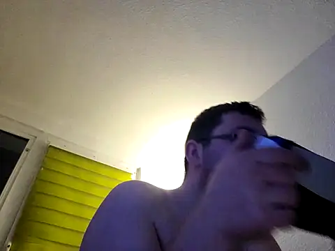 stivi2526 online show from November 6, 2025, 8:10 pm