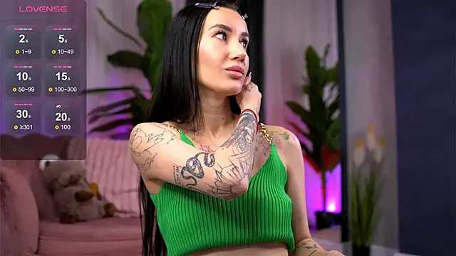 SerenaVelour online show from November 3, 2025, 11:11 am