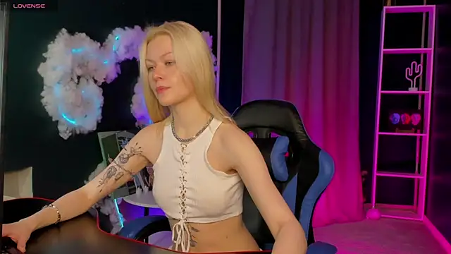 Snapshot of Callista_a chatting on December 14, 2025, 3:01 am Callista a online show from December 14, 2025, 3:01 am