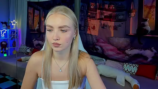 Snapshot of TessaGrays chatting on October 31, 2025, 11:22 am TessaGrays online show from October 31, 2025, 11:22 am