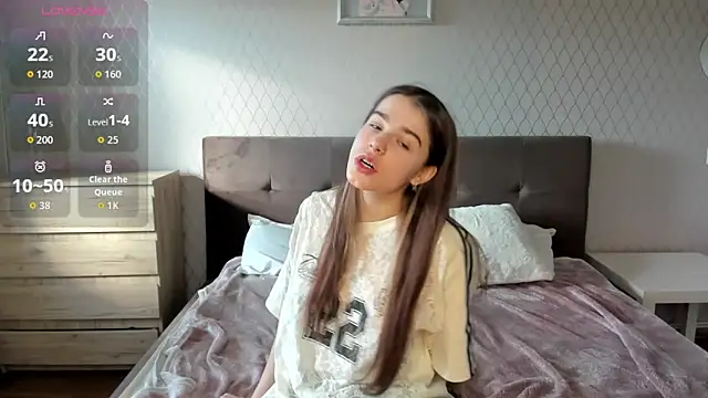ShellyMoon  online show from October 19, 2025, 12:39 pm