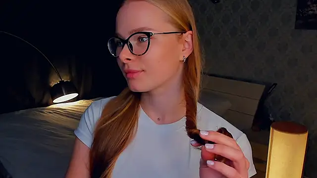 Snapshot of LibbyVenzeio chatting on October 19, 2025, 7:20 am LibbyVenzeio online show from October 19, 2025, 7:20 am