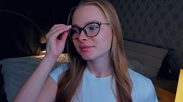 Snapshot of LibbyVenzeio chatting on October 23, 2025, 7:07 am LibbyVenzeio online show from October 23, 2025, 7:07 am