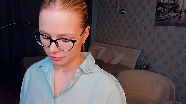 Snapshot of LibbyVenzeio chatting on November 8, 2025, 7:08 am LibbyVenzeio online show from November 8, 2025, 7:08 am