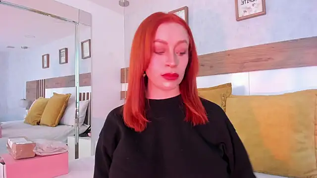 LucianaWainN online show from November 18, 2025, 2:21 pm