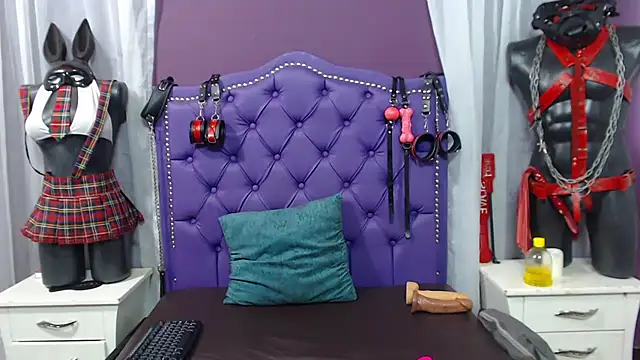 Snapshot of Sophie-dbs chatting on November 16, 2025, 9:53 pm Sophie-dbs online show from November 16, 2025, 9:53 pm