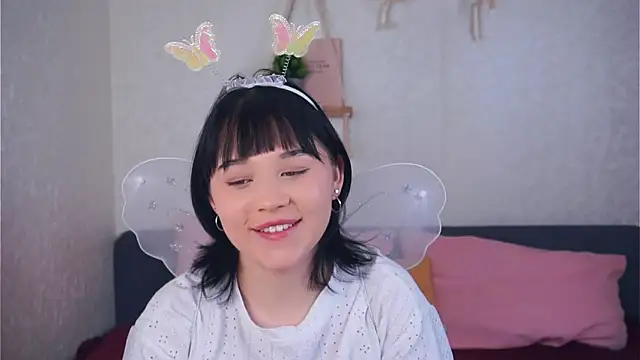 Snapshot of EviaVanveen chatting on November 25, 2025, 7:41 am EviaVanveen online show from November 25, 2025, 7:41 am