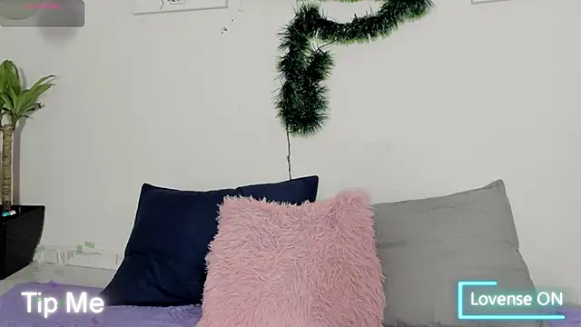 Snapshot of Ainoa_Pink chatting on December 2, 2025, 12:32 pm Ainoa Pink online show from December 2, 2025, 12:32 pm