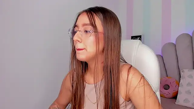 Snapshot of scarlett_rose_1 chatting on October 11, 2025, 1:42 pm scarlett rose 1 online show from October 11, 2025, 1:42 pm