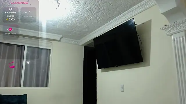 Snapshot of Michellx_hot2 chatting on October 15, 2025, 12:16 pm Michellx hot2 online show from October 15, 2025, 12:16 pm