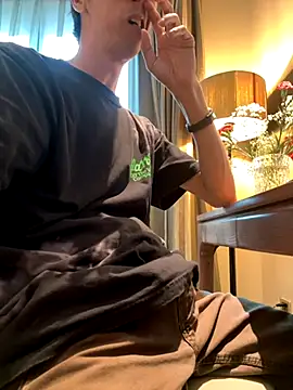 HenryLee1983-cums online show from October 7, 2025, 8:33 am