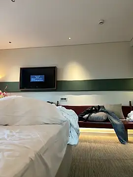 HenryLee1983-cums online show from October 8, 2025, 12:08 am