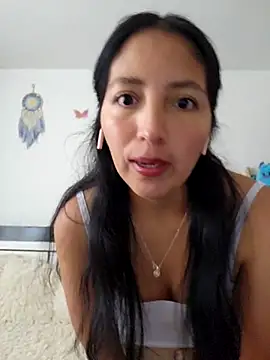 Snapshot of Claris_milk chatting on October 18, 2025, 3:57 pm Claris milk online show from October 18, 2025, 3:57 pm