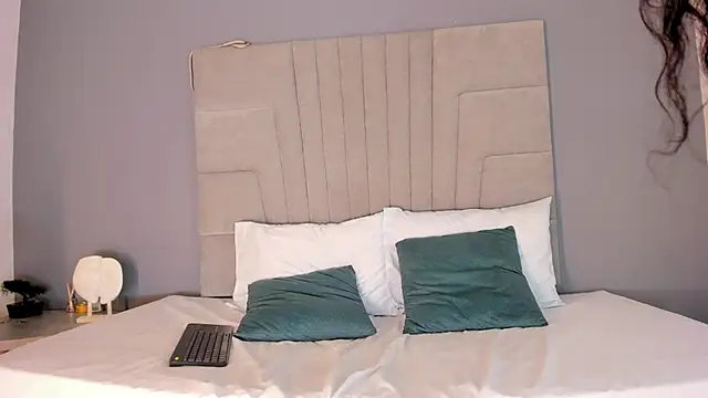 Snapshot of lanna_jones_ chatting on October 12, 2025, 11:53 am lanna jones online show from October 12, 2025, 11:53 am