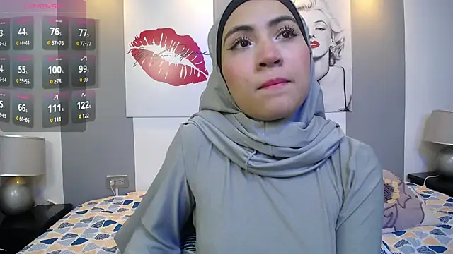 Neesha   online show from October 28, 2025, 8:11 pm