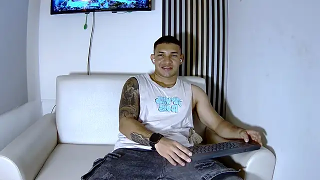 Snapshot of venedic_bull chatting on November 15, 2025, 1:36 am venedic bull online show from November 15, 2025, 1:36 am