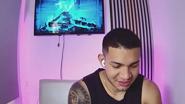 Snapshot of venedic_bull chatting on December 3, 2025, 12:36 pm venedic bull online show from December 3, 2025, 12:36 pm