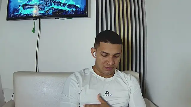 Snapshot of venedic_bull chatting on December 4, 2025, 12:36 pm venedic bull online show from December 4, 2025, 12:36 pm