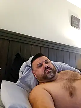 Snapshot of Roddog18 chatting on November 15, 2025, 6:15 pm Roddog18 online show from November 15, 2025, 6:15 pm