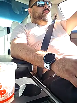 Snapshot of Roddog18 chatting on November 28, 2025, 8:11 pm Roddog18 online show from November 28, 2025, 8:11 pm