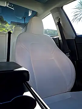 Snapshot of Roddog18 chatting on December 3, 2025, 9:57 pm Roddog18 online show from December 3, 2025, 9:57 pm