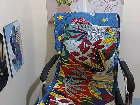 Sweetest Zara18xx online show from November 4, 2025, 9:36 pm