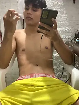 Snapshot of Thiagox03 chatting on November 4, 2025, 10:31 pm Thiagox03 online show from November 4, 2025, 10:31 pm