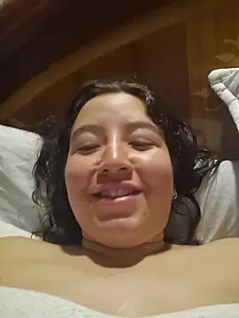 annyaparis online show from November 16, 2025, 7:25 am