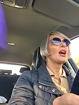 Snapshot of KirraWhite chatting on October 12, 2025, 5:50 am KirraWhite online show from October 12, 2025, 5:50 am