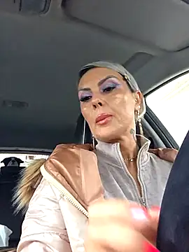 Snapshot of KirraWhite chatting on October 14, 2025, 5:30 am KirraWhite online show from October 14, 2025, 5:30 am