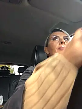 Snapshot of KirraWhite chatting on October 26, 2025, 6:52 am KirraWhite online show from October 26, 2025, 6:52 am