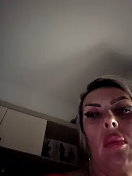 Snapshot of KirraWhite chatting on October 30, 2025, 4:14 am KirraWhite online show from October 30, 2025, 4:14 am