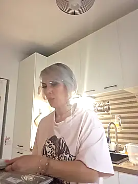 Snapshot of KirraWhite chatting on October 30, 2025, 4:41 pm KirraWhite online show from October 30, 2025, 4:41 pm