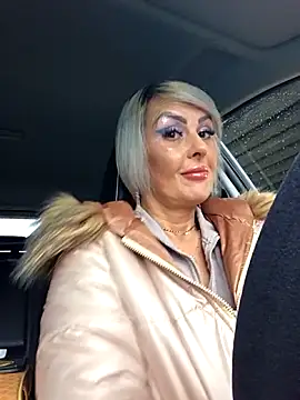 Snapshot of KirraWhite chatting on November 9, 2025, 6:23 am KirraWhite online show from November 9, 2025, 6:23 am