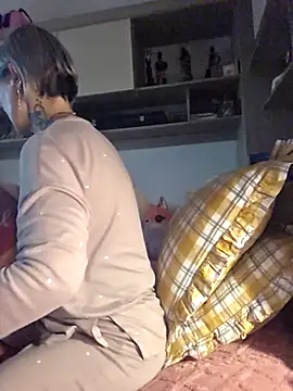 Snapshot of KirraWhite chatting on November 14, 2025, 6:06 pm KirraWhite online show from November 14, 2025, 6:06 pm