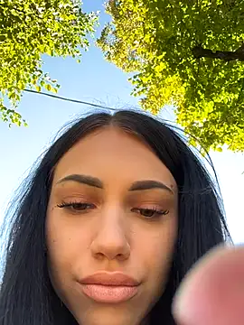 ilariea girl online show from October 3, 2025, 2:14 pm