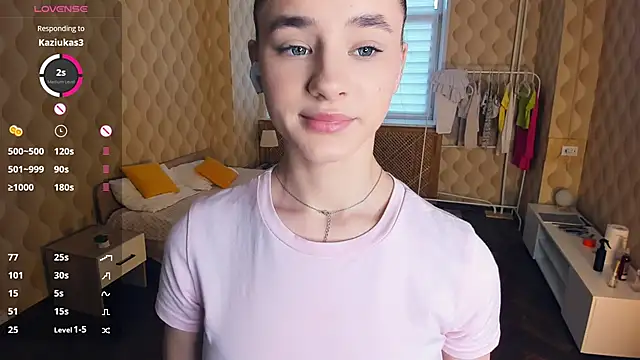 JinnyMcie online show from November 29, 2025, 10:07 am