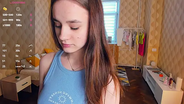 JinnyMcie online show from December 14, 2025, 11:04 am