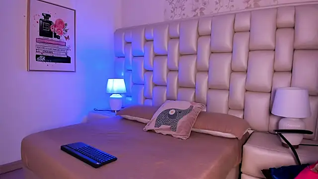 Peyton louise online show from November 9, 2025, 12:25 pm