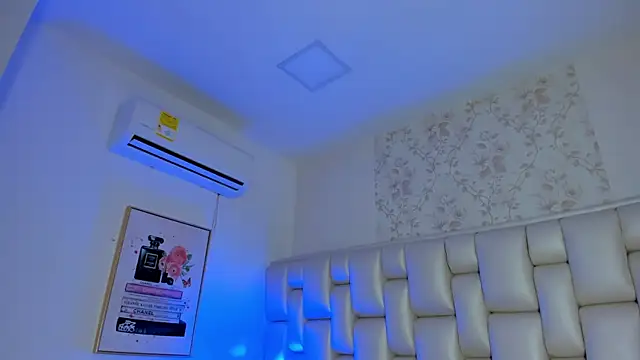 Peyton louise online show from December 2, 2025, 11:48 am