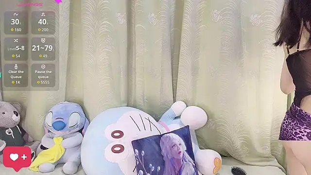 kindbee online show from November 12, 2025, 10:26 am