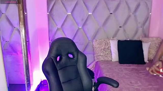 Miranda Collins online show from November 16, 2025, 11:05 am