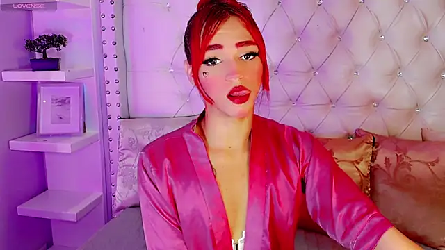 Snapshot of Saraa_Jone chatting on December 3, 2025, 12:25 pm Saraa Jone online show from December 3, 2025, 12:25 pm