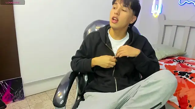 Snapshot of StiwenTwink chatting on October 9, 2025, 2:59 pm StiwenTwink online show from October 9, 2025, 2:59 pm