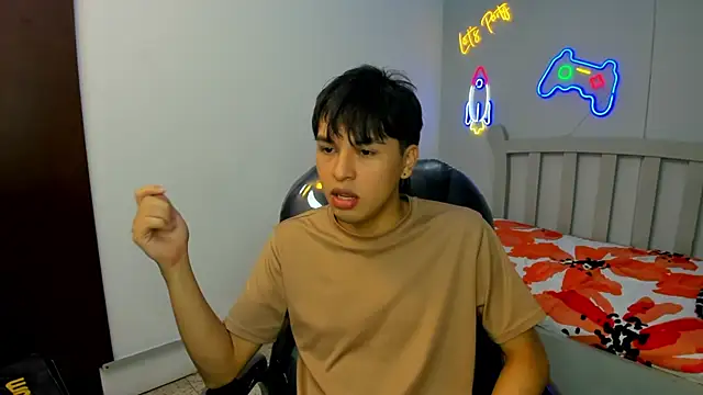 Snapshot of StiwenTwink chatting on October 15, 2025, 3:12 pm StiwenTwink online show from October 15, 2025, 3:12 pm