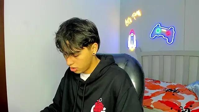 Snapshot of StiwenTwink chatting on October 22, 2025, 2:17 pm StiwenTwink online show from October 22, 2025, 2:17 pm