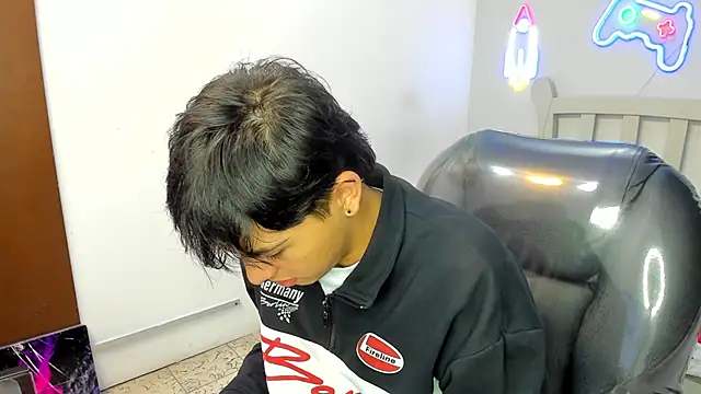 Snapshot of StiwenTwink chatting on October 28, 2025, 2:31 pm StiwenTwink online show from October 28, 2025, 2:31 pm