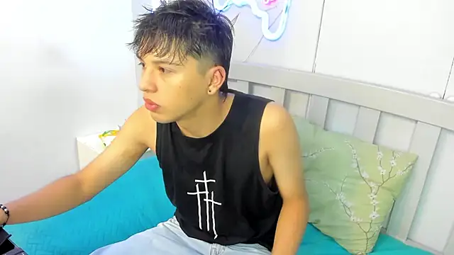 Snapshot of StiwenTwink chatting on November 11, 2025, 12:16 pm StiwenTwink online show from November 11, 2025, 12:16 pm