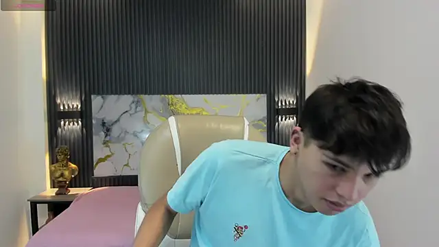 Snapshot of StiwenTwink chatting on November 16, 2025, 4:45 pm StiwenTwink online show from November 16, 2025, 4:45 pm